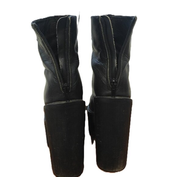 Black Leather Platform Heeled Boots – Chunky Heel – Size 7.5 (B2 Marking) - Picture 3 of 6
